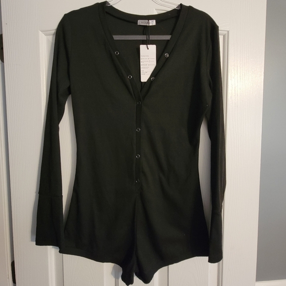 moxeay Tops - Monday V- neck one piece body suit long sleeve ribbed knit